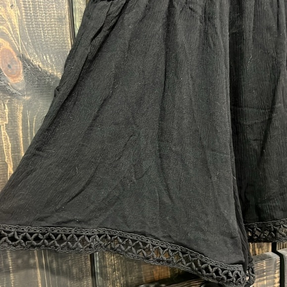 Kendall & Kylie Romper XS Black Floral Embroidered Crochet Trim Deep V-neck Boho - Picture 5 of 8